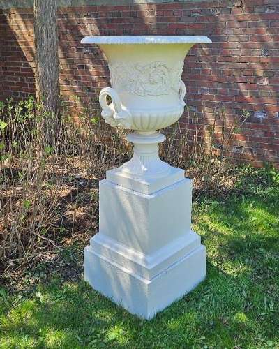ENGLISH CENTER PIECE URN ON PEDESTAL