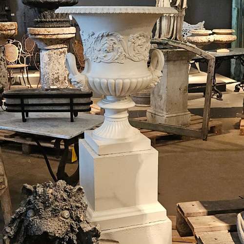 ENGLISH CENTER PIECE URN ON PEDESTAL