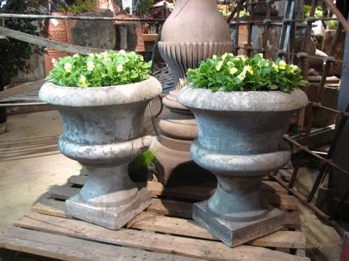 PAIR OF 19TH CENTURY ITALIAN CARVED STONE URNS