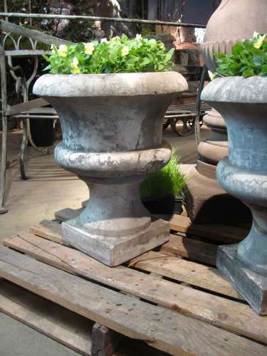 PAIR OF 19TH CENTURY ITALIAN CARVED STONE URNS