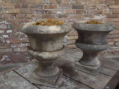 PAIR OF 19TH CENTURY ITALIAN CARVED STONE URNS