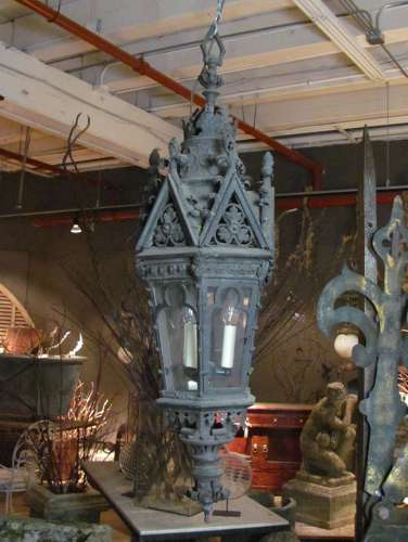 19TH CENTURY ENGLISH IRON HANGING LANTERN