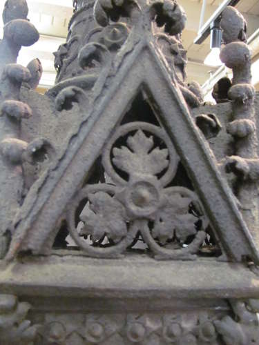 19TH CENTURY ENGLISH IRON HANGING LANTERN
