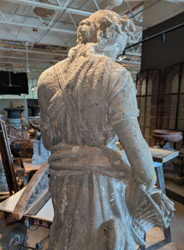 STATUE OF A MAIDEN