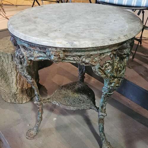 ENGLISH PUB TABLE