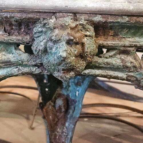 ENGLISH PUB TABLE